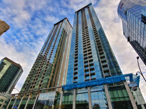 Roccabella 1300 Rene Levesque Ouest luxury condos and penthouses for sale and for rent Downtown Montreal